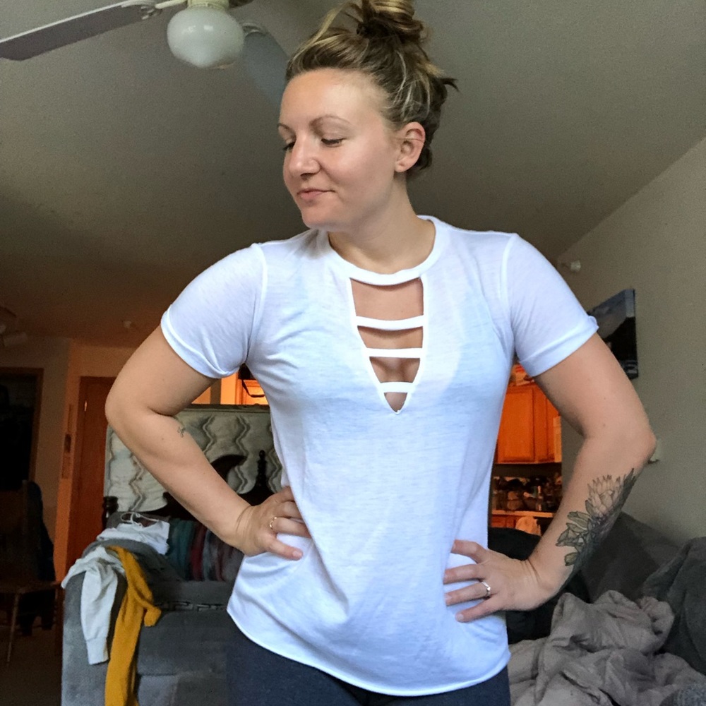 White fashion tee (Buckle)